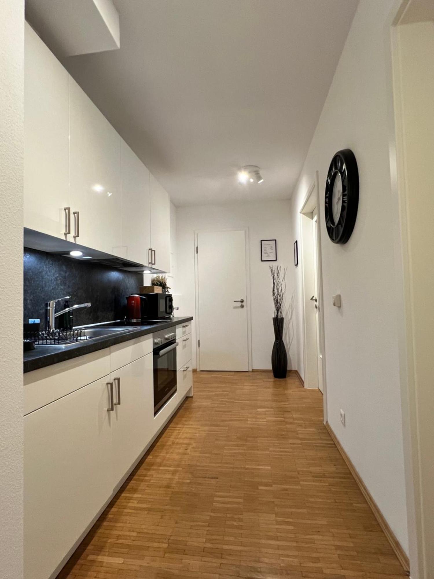 Moderne Wohnung Naehe Hbf-Lift-Tiefgarage-Contactless Check-In Hanover Exterior photo